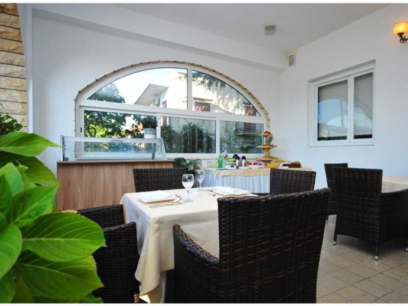 Rooms & Restaurant Matanovi Dvori Sukošan المظهر الخارجي الصورة